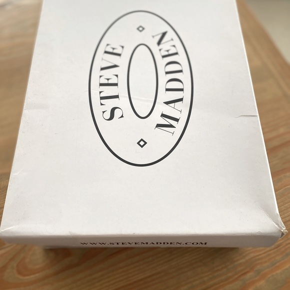 Gorgeous Rose Gold Steve Madden Strappy Heels. - Picture 5 of 6